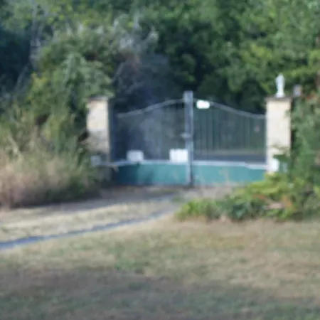 De Campagne Laja Only 5 Min From Autoroute A75 Bed & Breakfast 3*